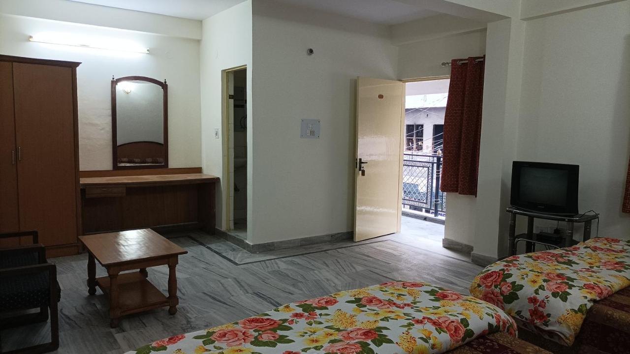 Hotel Siddharth Дехрадун Екстериор снимка