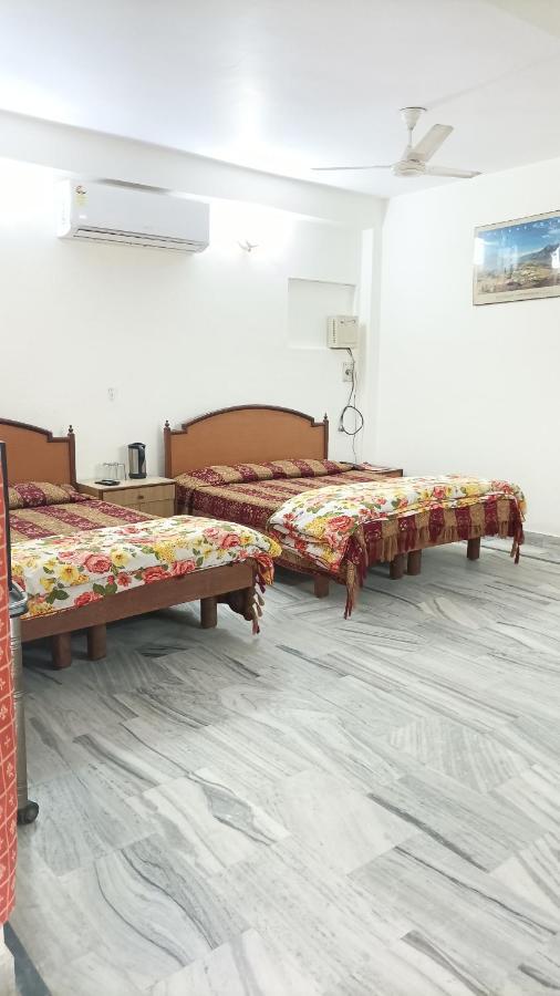 Hotel Siddharth Дехрадун Екстериор снимка