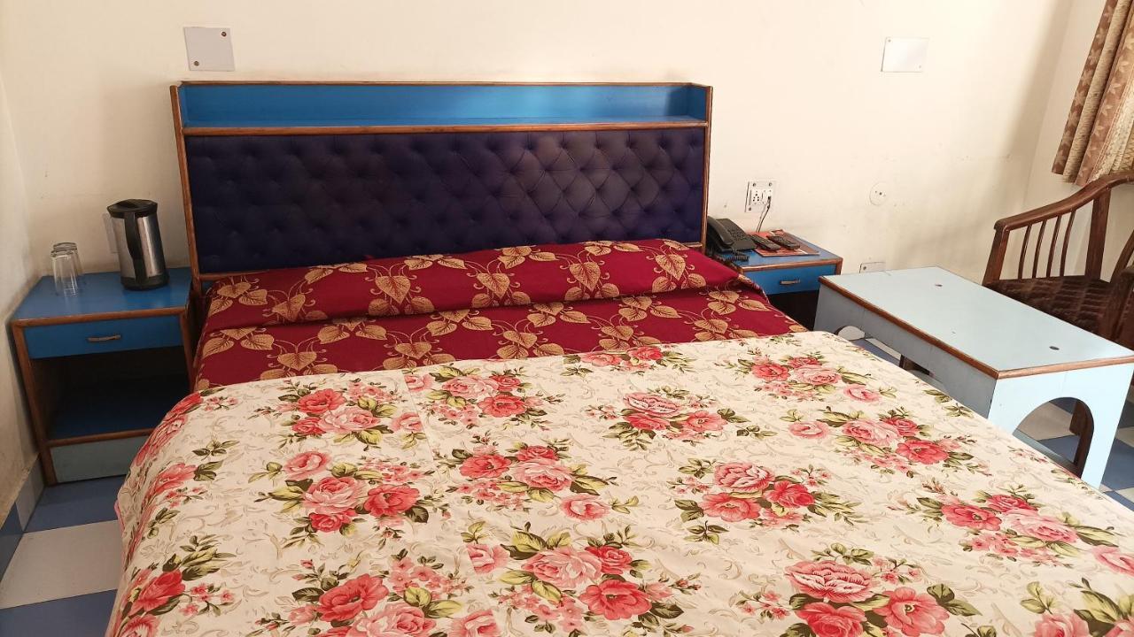 Hotel Siddharth Дехрадун Екстериор снимка