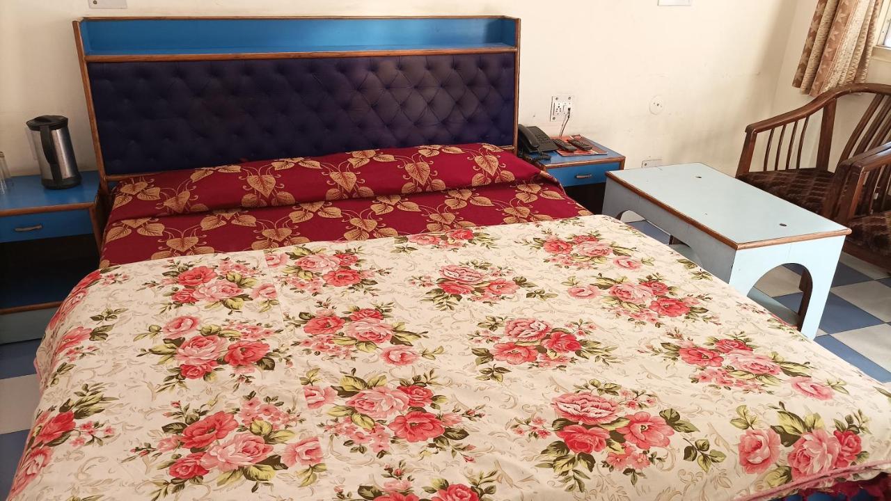 Hotel Siddharth Дехрадун Екстериор снимка